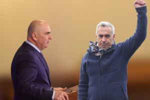 Ilie Bolojan şi Călin Georgescu, la egalitate în topul încrederii românilor într-un sondaj