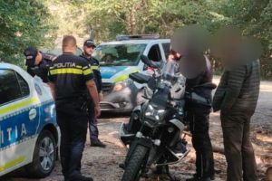 Amendă usturătoare pentru un motociclist de 19 ani din Botoşani. Ce au descoperit poliţiştii
