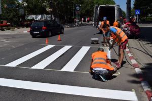 Licitaţii şi contracte dubioase pentru efectuarea de marcaje rutiere în Focşani