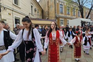 Gugulanii se pregătesc de petrecere. Începe Ruga de la Oraş, la Caransebeş