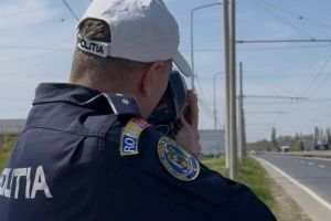 Viteză nebună pe DN6: şofer de 58 de ani prins cu 165 km/h, val de amenzi şi permise suspendate în Timiş