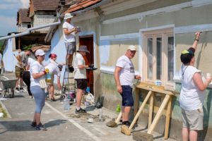 Start înscrierilor la Color the Village 2026. Voluntarii, chemaţi să redea culoarea satului Macedonia în doar 3 zile