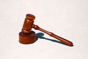 Facturi neplatite de 1.200 lei duc un furnizor de energie si o firma din Constanta in apel la Tribunal