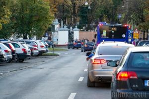 Mai bine pe jos sau cu autobuzul: Primăria le recomandă orădenilor să nu meargă cu maşinile la cimitir, de Paştele morţilor