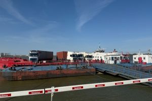 Trecerea cu bacul la punctul de frontiera Isaccea-Orlivka, sistata temporar 