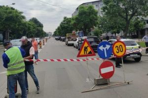 Trafic dat peste cap în Slatina: restricţii pe strada Ecaterina Teodoroiu pentru asfaltare, astăzi şi mâine