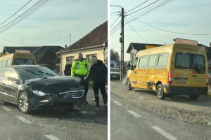 FOTO. Impact puternic între un autoturism şi un microbuz şcolar, în această dimineaţă