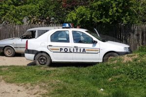 Bărbat găsit împuşcat în locuinţă, la Pârscov. Poliţiştii iau în calcul sinuciderea