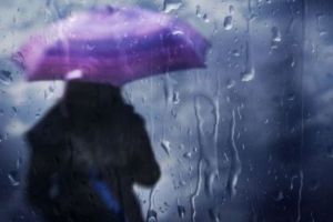 Cod galben de instabilitate atmosferică în Vrancea: ploi torenţiale, vânt şi posibile vijelii