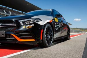 Cum se remediază o pană provocată de un cui în anvelopă