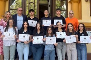 Elevii de la CNSH Târgu Jiu, premiaţi la un festival de teatru