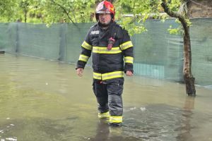 Cod galben de inundaţii pe mai multe râuri din Braşov