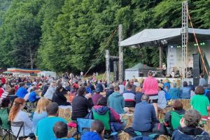 Folk sus pe munte: Ducu Bertzi, Iris, Mircea Baniciu, Dan Bittman şi Valter & Boro vin la Festivalul Vama de la Munte 2026