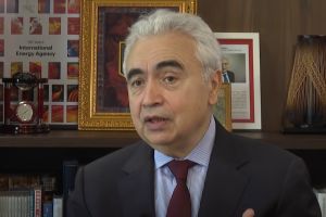 Avertisment: Europa ar putea rămâne fără combustibil pentru avioane în câteva săptămâni (VIDEO)