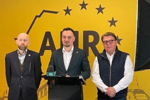 Soluţiile AUR pentru relansarea combinatului Azomureş prezentate într-o conferinţă organizată la Târgu Mureş