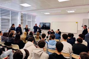 Lectie de viata dura la Liceul din Murfatlar. Detinuti de la Poarta Alba le-au vorbit elevilor despre infernul drogurilor