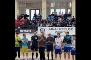 Denis Alibec, vedeta de la Farul Constanta, prezent la turneul local al Ligii Liceelor la futsal Playerfy (VIDEO)