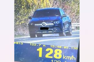 Știri Constanta: Lectie costisitoare pe DJ 226. Un parinte grabit sa ajunga la meditatii cu fiul a ramas pieton pentru 120 de zile si a primit o amenda consistenta 