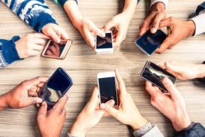 Telefoanele mobile se schimbă radical din 2027. UE impune producătorilor anumite condiţii tehnice