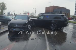 FOTO+VIDEO. Accident in Constanta. Șofer baut implicat intr-o coliziune pe bulevardul Aurel Vlaicu