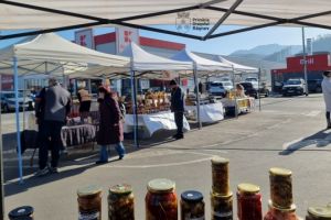 „Râşnov cu bun gust” revine în oraş: Preparate locale şi creaţii autentice, în parcarea Kaufland