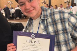 Tânără din Botoşani, premiată la Olimpiada Naţională de Pregătire Sportivă Teoretică. Andra este fiica unei poliţiste din Botoşani