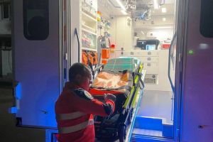 Tânăr din Broşteni, rănit în urma unui accident rutier produs azi-noapte în localitate