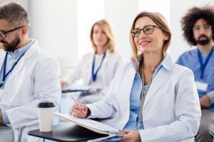 Curs postuniversitar despre alimentaţie, la UMFST