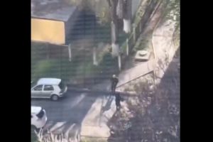 Atac armat intr-un cartier rezidential al capitalei ucrainene Kiev. Cel putin cinci persoane, ucise