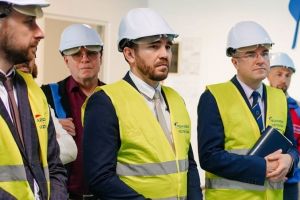 FOTOREPORTAJ: Ministrul Economiei, vizită cu infuzie de optimism pentru industria mureşeană