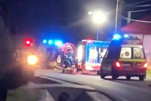 Șofer băut şi cu permisul suspendat, rănit după ce a intrat într-un podeţ azi-noapte, la Coteşti