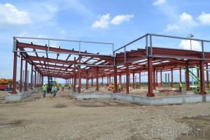 Se lucrează la noul terminal al Aeroportului Oradea. Construcţia va fi gata la toamnă (FOTO)