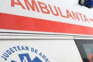 Microbuz şcolar care transporta 15 elevi, implicat într-un accident în Vaslui. Opt copii au fost răniţi