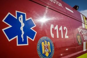 Autoturism cuprins de flăcări în Bibireşti; pompierii au intervenit pentru stingerea incendiului