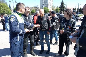 FOTO. Motocicliştii, avertizaţi de poliţiştii sătmăreni: viteza şi teribilismul pot costa vieţi!