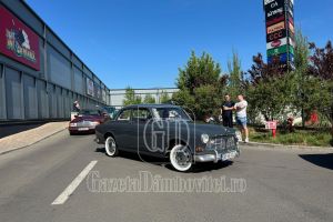 Duminică, 26 aprilie, peste 100 de maşini de epocă vor fi expuse la Dâmboviţa Mall