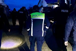 FOTO & VIDEO Percheziţii în judeţul Botoşani. Proprietăţile unui om de afaceri, controlate de poliţişti
