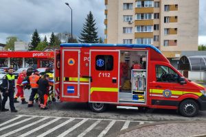 Două persoane au căzut pe scările rulante la Pasajul Decebal. Una, dusă la spital