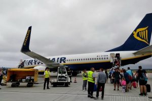 În premieră, autorităţile admit că operatorul Ryanair nu era obligat să continue zborurile de la Oradea