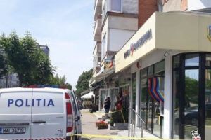 FOTO Jaf  în timp record la o bancă – Hoţii au furat 100.000 de lei