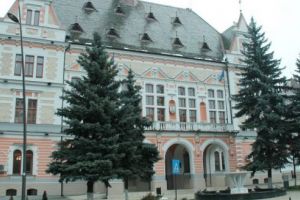 De Centenar… Trei catarge cu înăţimea de 24 de metri vor fi amplasate în Brad, Simeria şi Orăştie