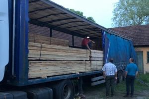 80 de metri cubi de lemn, confiscaţi