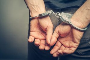 Şofer arestat, după ce a provocat un accident la Viştea de Jos. Nu avea permis de conducere şi a refuzat să fie testat pentru consumul de alcool