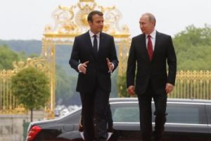 O partidă din start: Macron încearcă să-l înmoaie pe Putin