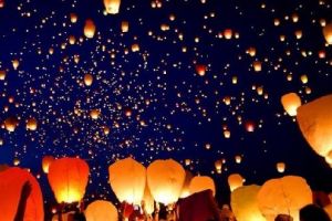 Gaşca Zurli şi sute de lampioane pe cerul Târgu-Mureşului!