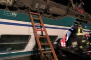 ACCIDENT FEROVIAR extrem de GRAV. Cel puţin DOUĂ PERSOANE AU MURIT