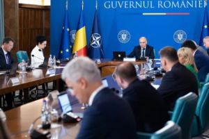 Moţiune de cenzură explozivă! Guvernul condus de Bolojan, acuzat că „sărăceşte populaţia”: „Instaurează sărăcirea populaţiei ca politică de stat!”