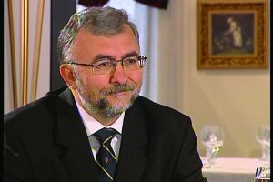 Vasile Arhire a căzut din copacul cu şefi TVR