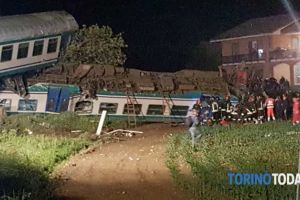 Accident feroviar în Italia: 18 persoane rănite, un român a murit