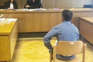 Român condamnat la închisoare în Austria după ce i-a trimis fostei soţii 7648 de SMS-uri